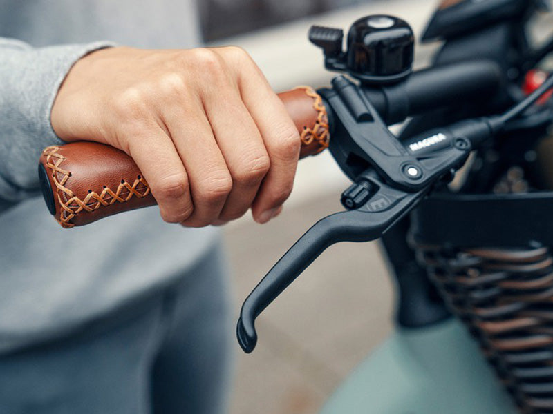 Handlebar grip on a Swing electric bike by Riese and Muller.